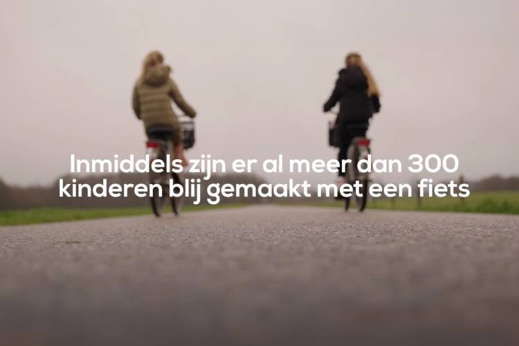 Meer dan 300 kinderen blij met een fiets als Ambassadeur Stichting Leergeld